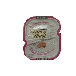 Cat Food Seared Salmon Entree In Gravy 79.4g. Fancy Feast(endcap)