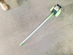 Telescopic Cobweb Brush Extends To 6' Grip